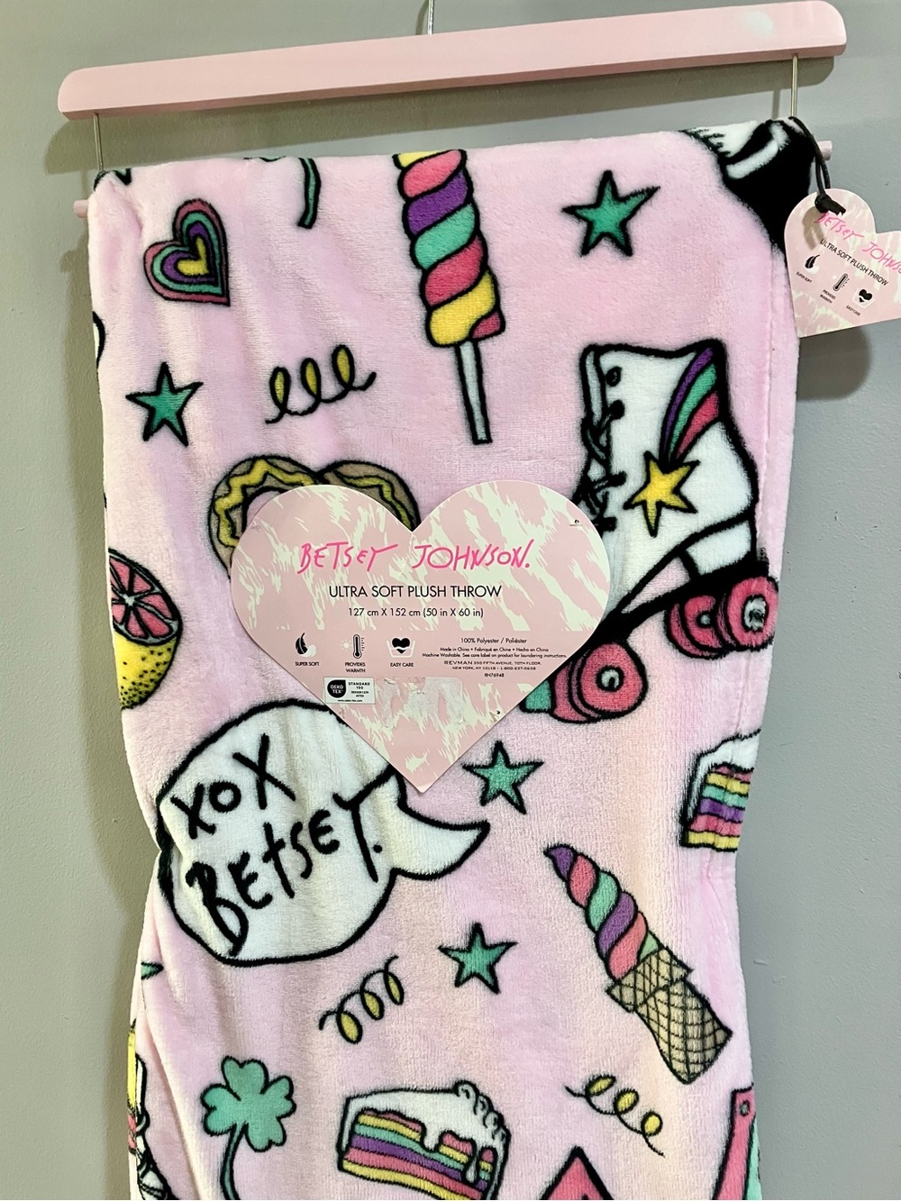 Betsey Johnson  Plush Plush Throw 50 x 60